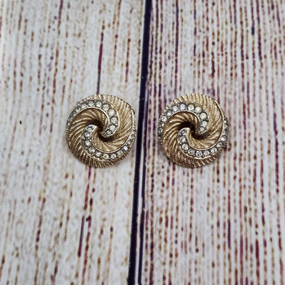 Vintage Kramer Swirl Earrings